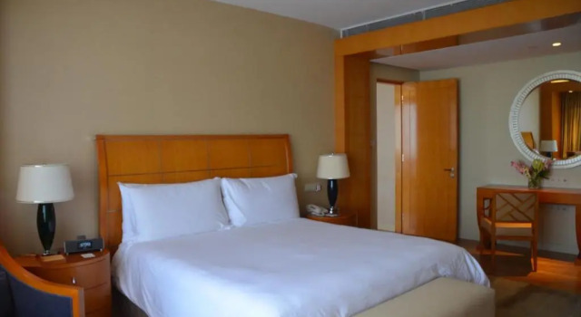 Двухместный люкс Deluxe с видом на море Отель Four Seasons Hotel Mumbai