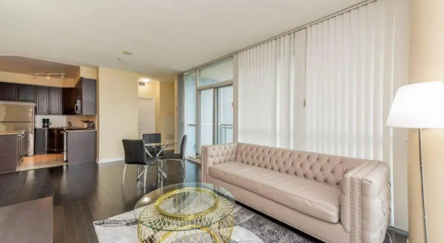 Panoramic View 2BR & 2BTH - Opp Square One Mall, Varaa Hotelli Mississauga 