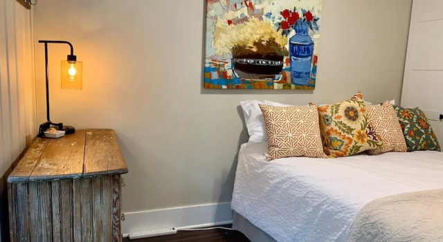 Двухместный коттедж с балконом The Chic Guest Retreat in Old Town near CSU!