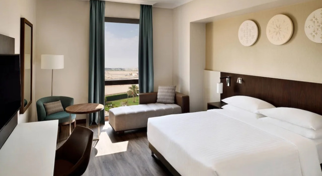 Двухместный номер Deluxe Riyadh Airport Marriott Hotel