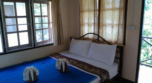 Baan Aomsin Resort
