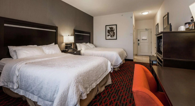 Четырёхместный номер Standard Hampton Inn & Suites by Hilton Lethbridge
