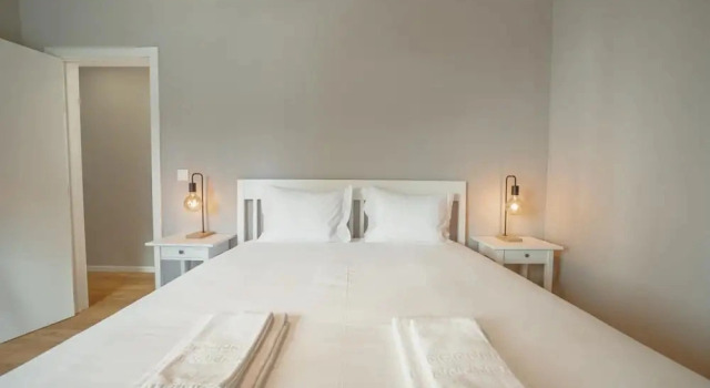 Коттедж Crystal Palace Garden Stylish Apartment