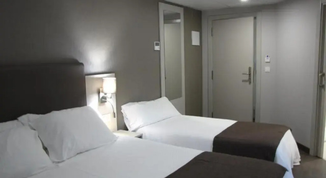 Четырёхместный номер Superior Hotel Ton