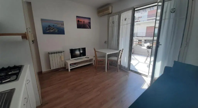 Casa Carolina, a 20 metri dal mare in pieno centro, Забронировать Отель Отели в центре Ачи-Кастелло, в центре, Парковка