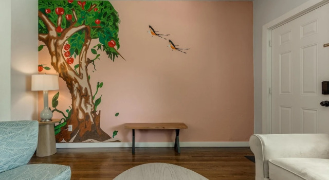 Коттедж 2BR Stylish Retreat in Midtown
