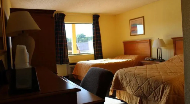 Четырёхместный номер Standard Park Hill Inn and Suites