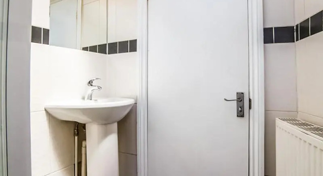 Номер Standard OYO TamTam Acton Hotel