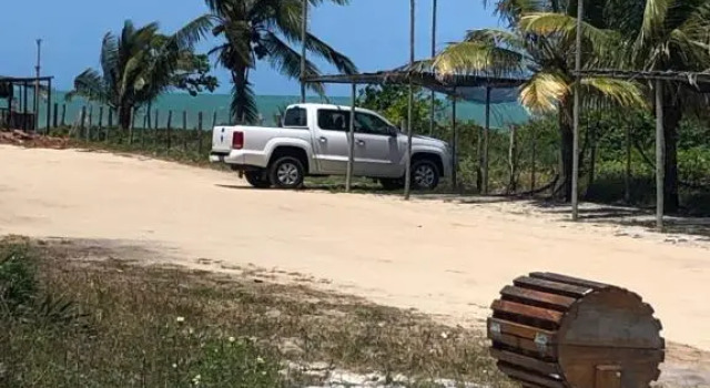 Casa com piscina e um quarto com ar split pé na areia a 50 metros da praia, Reservar Hotel Prado Costa das Baleias