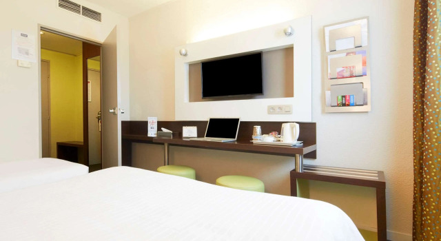 Двухместный номер Standard Kyriad Hôtel Orly Aéroport - Athis Mons
