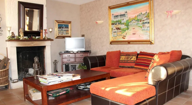 House With 5 Bedrooms in Croutoy, With Enclosed Garden and Wifi, Rezervați Hotel Croutoy 