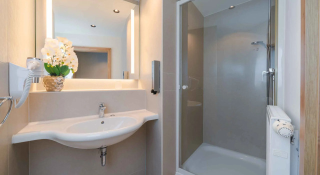 Номер Comfort PLAZA INN Köln Pulheim