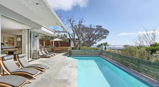 Вилла с 4 комнатами Blinkwater Villa
