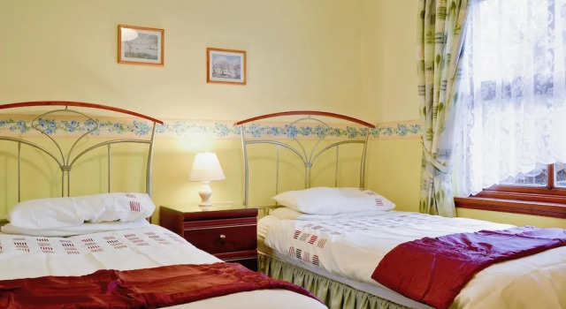 Brenfield Croft Cottages, Book Hotel Lochgilphead Knapdale