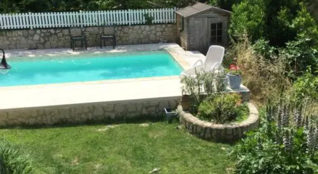 The Gite at No 1 Castelnau de Montmiral, Book Hotel Castelnau-de-Montmiral Tarn