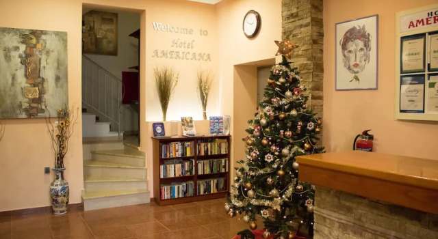 Americana Hotel, Забронировать Отель Отели острова Коса с парковкой, рядом с Мечеть Лоджии, Парковка