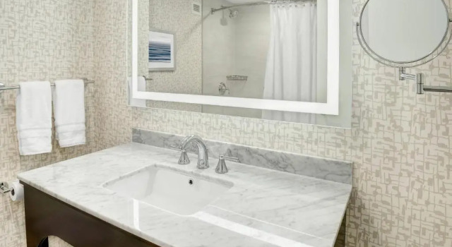 Двухместный номер Standard Sheraton Eatontown Hotel