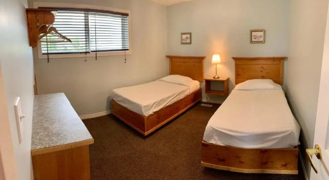 Brookside Motel, Buchen Sie Motel Golden British Columbia