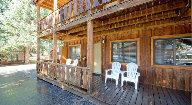 Студия Thunderbird Lodge