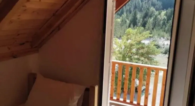 Habitación doble Estándar con balcón y con vista a la montaña Bujtina Tinari Theth