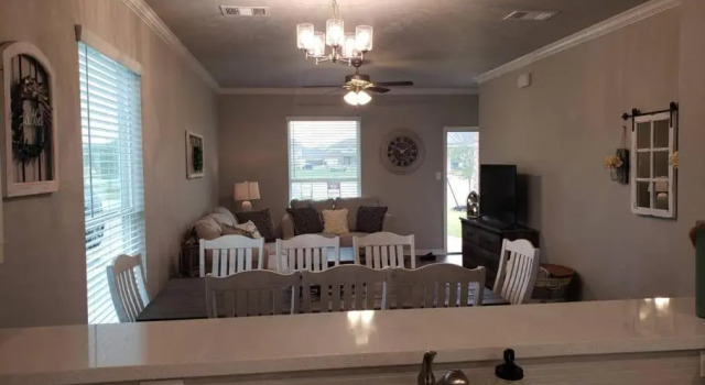 NEW 4/4 Farmhouse style house in College Station!, Buchen Sie Hotel Hotels in College Station mit Parkplatz, Parkplätze