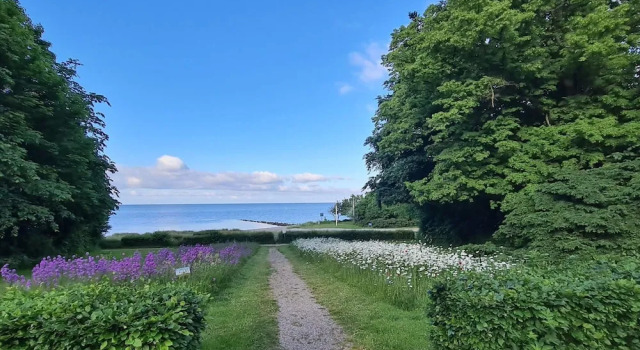 8 Person Holiday Home in Nysted-by Traum, Book Feriehus Hoteller i Lolland med parkering, Parkering