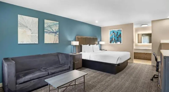 Четырёхместный номер Standard Best Western Big Country Inn