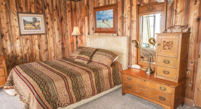 Waterfront Lakeview Ave Tahoe  Rental 2 Bedroom Condo