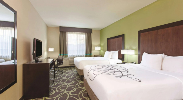 La Quinta by Wyndham Los Banos, Buchen Sie Hotel Hotels in Los Banos mit Pool, Schwimmbad