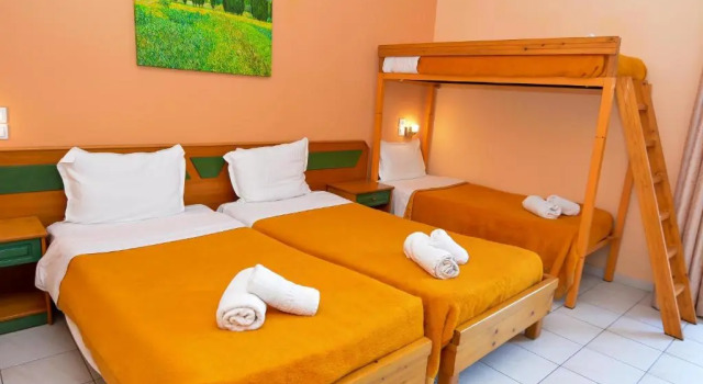 Четырёхместный номер Economy Costa Hotel