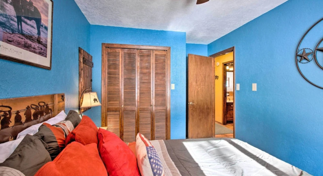 Коттедж Serene Angel Fire Cabin w/ Community Pools!