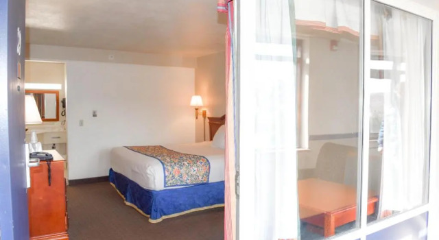 Двухместный номер Standard Attleboro Motor Inn