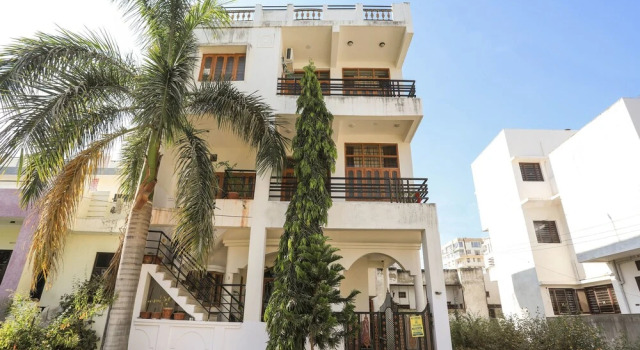 OYO 10287 Home 3BHK Villa near Lake City Mall