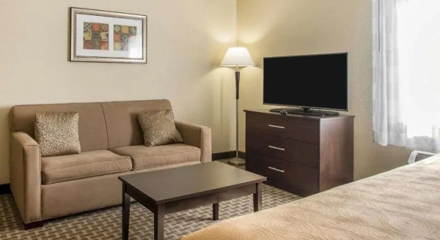 Люкс Standard MainStay Suites Meridian - Bonita Lakes