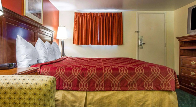 Двухместный номер Standard Rodeway Inn & Suites Brunswick near Hwy 1