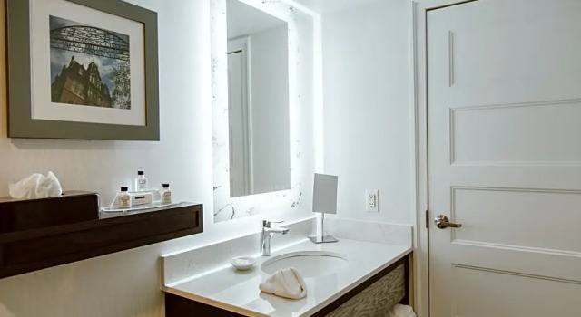 Номер Deluxe Crowne Plaza Fredericton Lord Beaverbrook by IHG