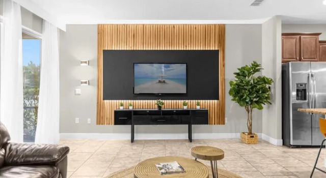 6 Bedrooms / 5.5 Bathrooms / Solterra (4193 OD), Davenport, US