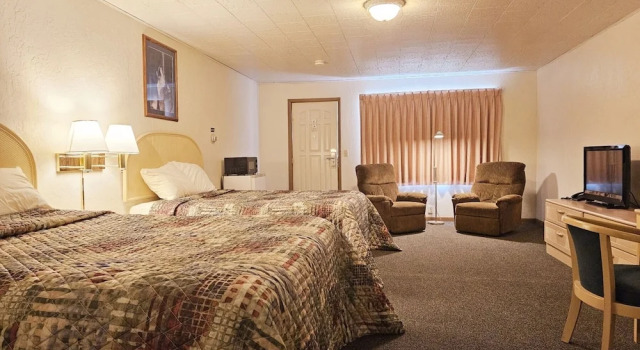 Standard Vierer Familie Zimmer mit Balkon und mit Seeblick Gray Wolf Lodge