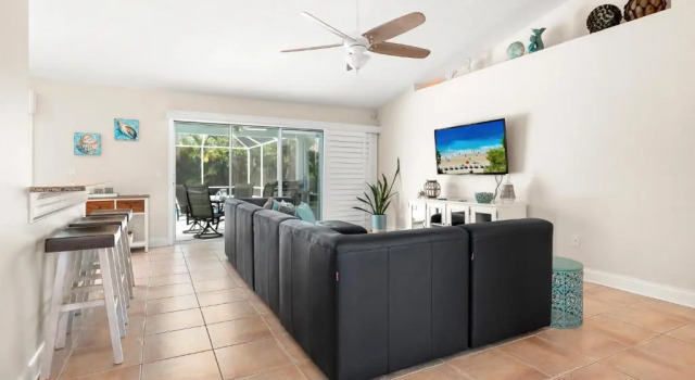 Коттедж Complete SeaRenity, 4 BRs, Private Pool, Walk to Beach, Sleeps 8