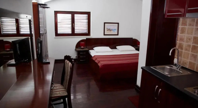 Четырёхместный номер Standard с балконом и с видом на море Villa Sara Guesthouse