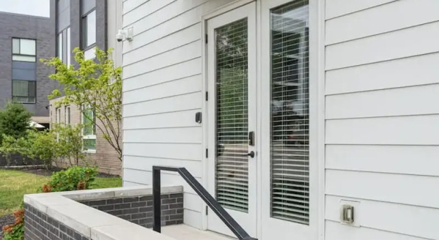 Апартаменты Bright & Cozy 2BR Retreat W/parking Broad Ripple