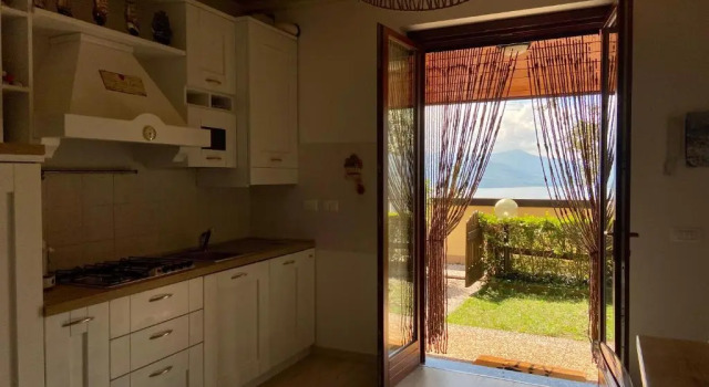 Appartamento con vista sul lago di Iseo e piscina