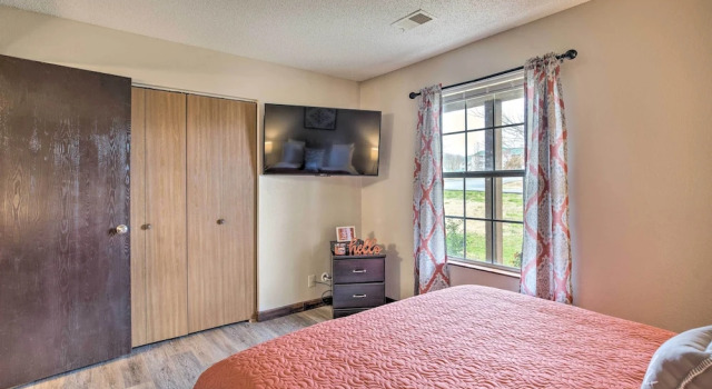 Unit 3 Mi to Branson Strip! Pool, Step-free Access, Забронировать Апартаменты/квартира Отели Table Rock Lake с парковкой, Парковка