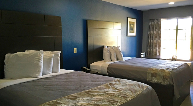 Четырёхместный номер Standard Americas Best Value Inn Denham Springs