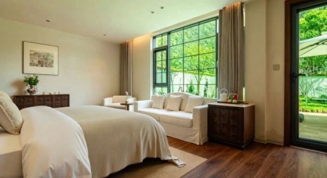 Люкс Looking at Wuyuan · Flying Green and Flowing Fragrance · French Style Designer Homestay