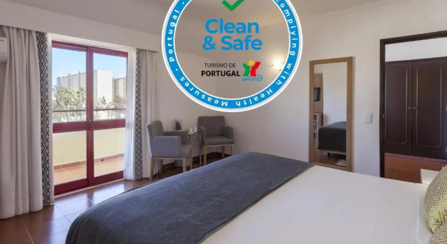 Трёхместный люкс с балконом Best Western Hotel Dom Bernardo