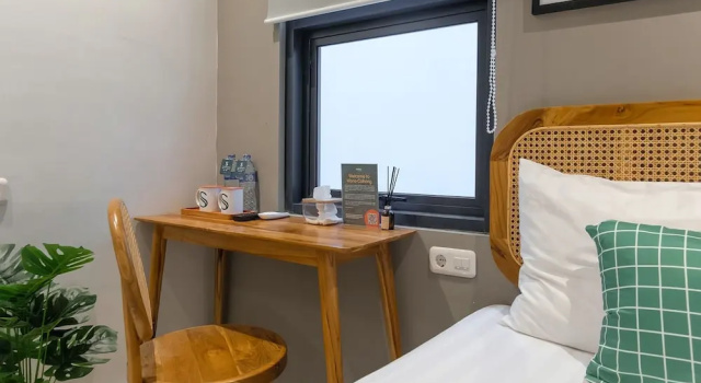 Mono Coliving Pakis, Surabaya, Book Hotel Hoteller i Dukuhkupang med parkering, Parkering