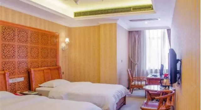 Yibinbandao Holiday Hotel, Book Hotel Hotels in Yibin with Parking, Parking
