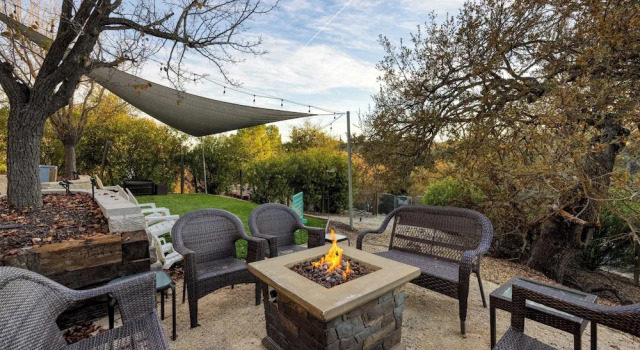 Коттедж с 4 комнатами с балконом Terrace Hill Modern Paso Robles Escape Near Wineries Dining and Hot Springs