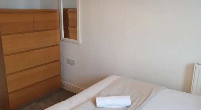 GF-Luxury Apartment, Забронировать Апартаменты/квартира Фарнборо Суррей